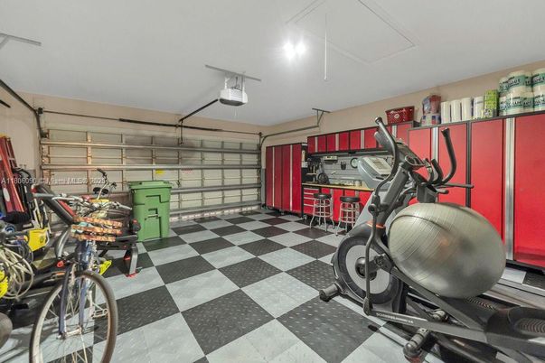 Fitness Equipment, Garage, Interior, Recessed Lighting