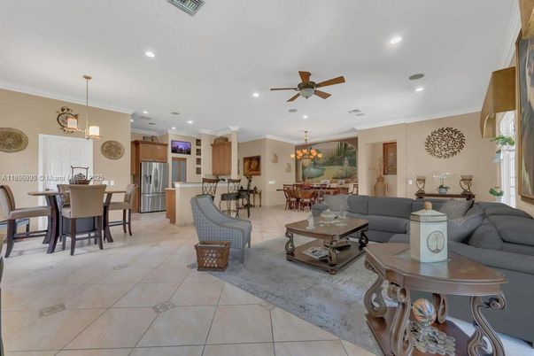 Chandelier, Dining room, Interior, Kitchen, Living room, Pendant Lights, Recessed Lighting, Stainless Steel Appliances