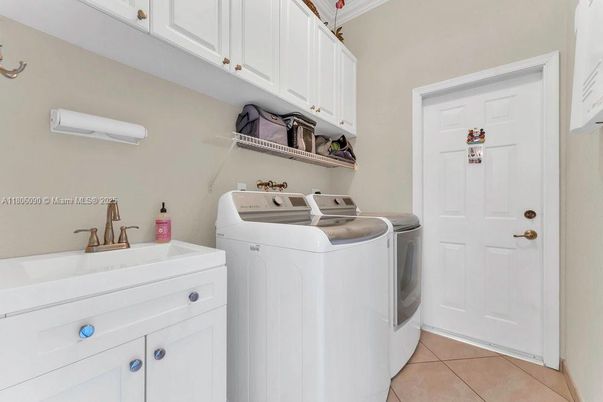 Interior, Washer