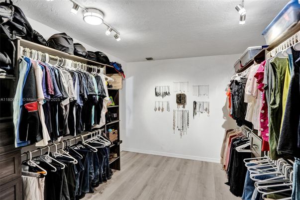 Interior, Walk-in Closets, Wood Texture Flooring