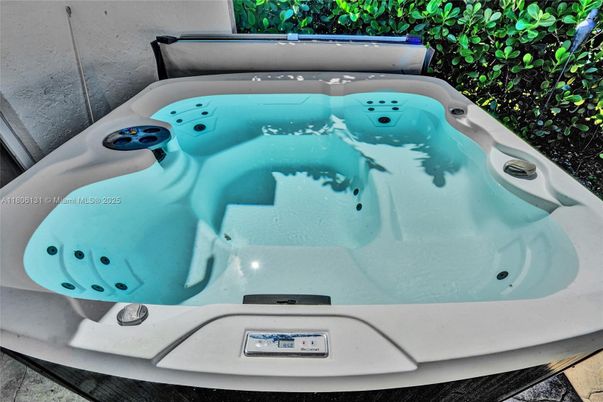 Exterior, Hot Tub