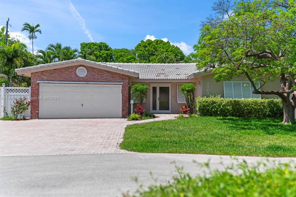 Attached, Exterior, Facade, Brick Facade, Ranch