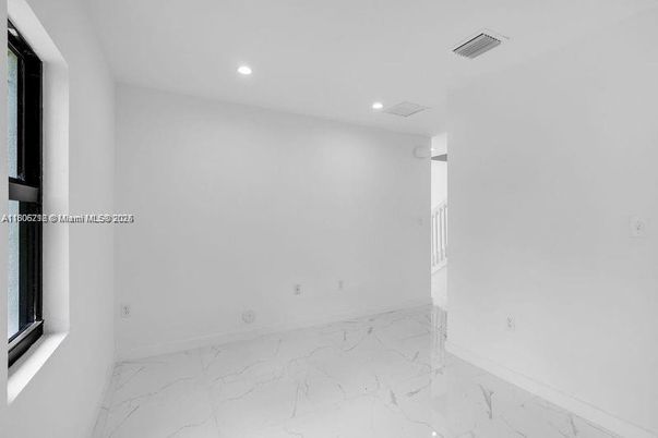 Empty room, Interior, Marble, Recessed Lighting