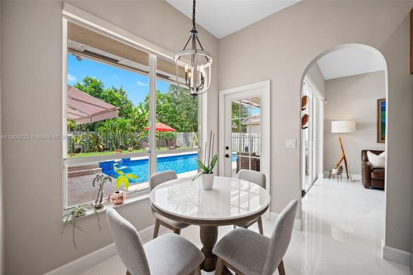 Dining room, Interior, Kitchen, Pendant Lights, Recessed Lighting, Stainless Steel Appliances