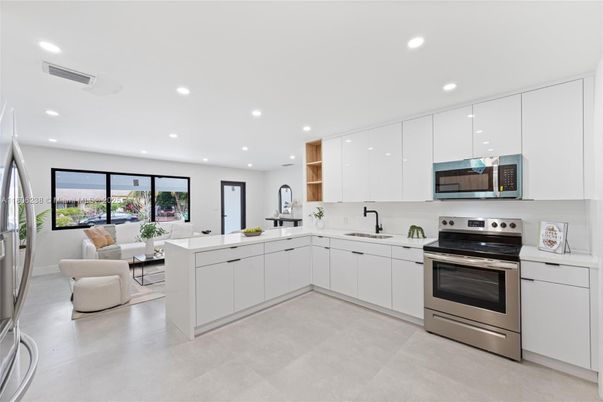 Interior, Kitchen, Living room, Recessed Lighting, Stainless Steel Appliances