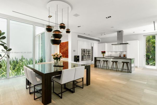 Dining room, Interior, Kitchen, Pendant Lights, Recessed Lighting, Stainless Steel Appliances