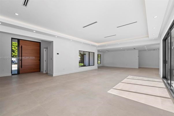 Empty room, Interior, Recessed Lighting