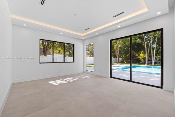 Empty room, Interior, Recessed Lighting