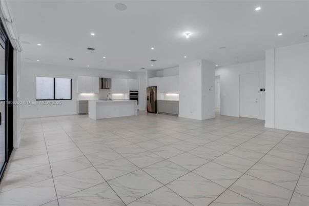 Interior, Kitchen, Marble, Recessed Lighting