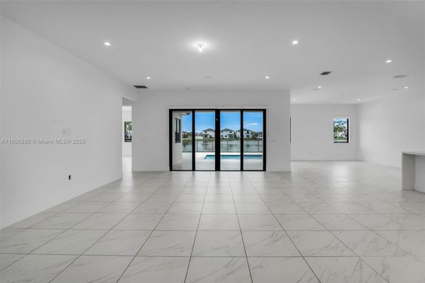 Empty room, Interior, Marble, Recessed Lighting
