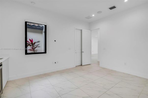 Empty room, Interior, Marble, Recessed Lighting
