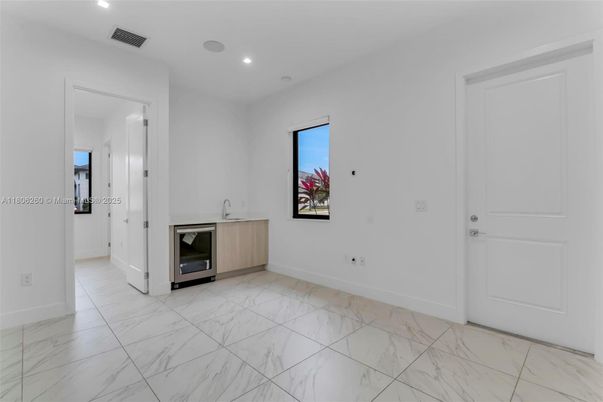 Empty room, Interior, Marble, Recessed Lighting