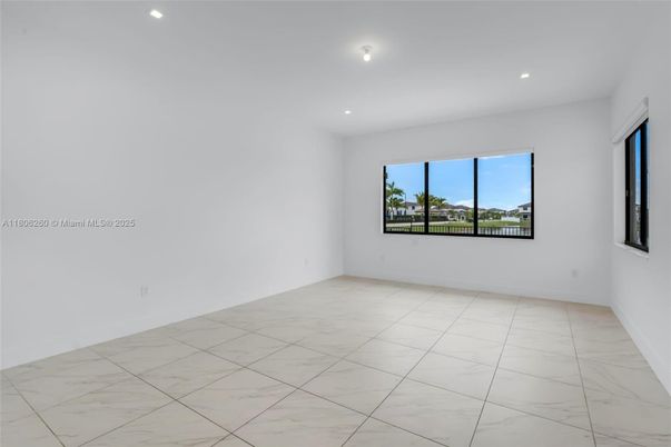 Empty room, Interior, Marble, Recessed Lighting
