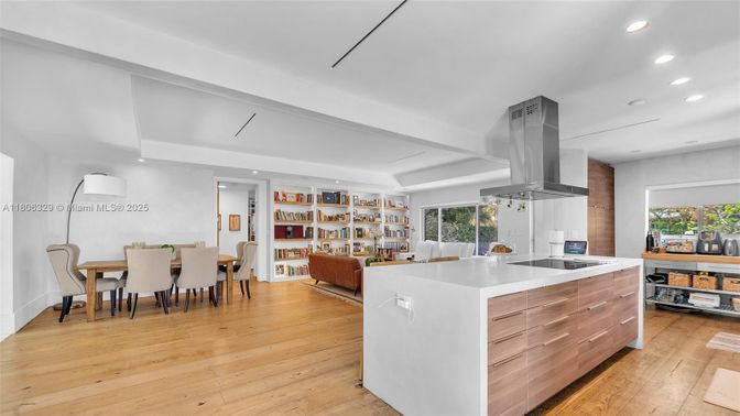 Dining room, Interior, Kitchen, Recessed Lighting, Wood Texture Flooring