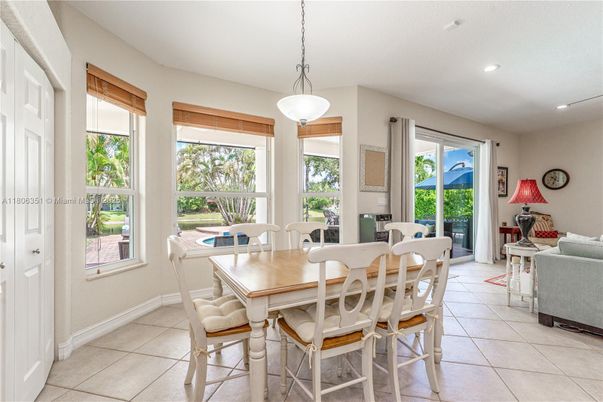 Dining room, Interior, Pendant Lights, Recessed Lighting
