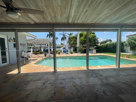 Interior, Pool, Sun Room