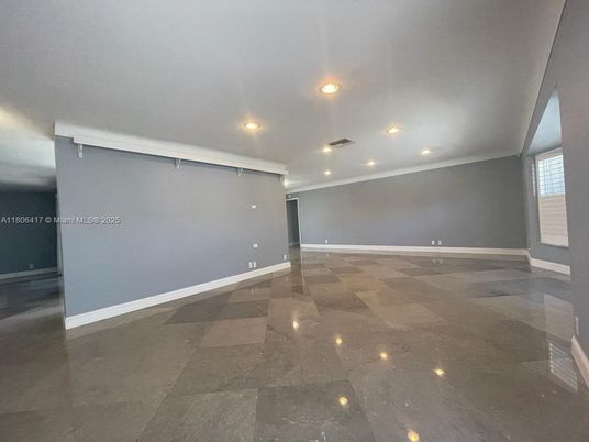 Empty room, Interior, Recessed Lighting