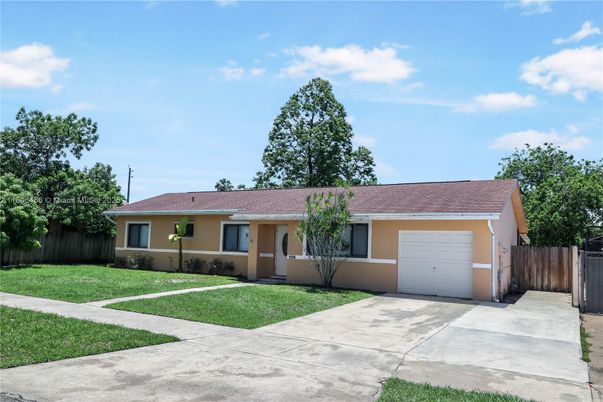 Attached, Backyard, Exterior, Facade, Ranch