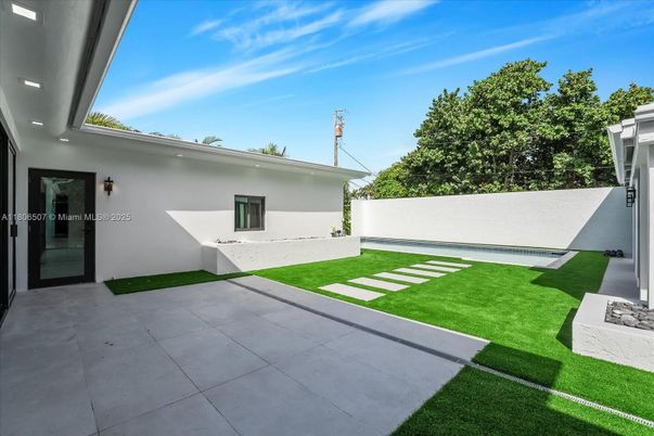 Backyard, Exterior