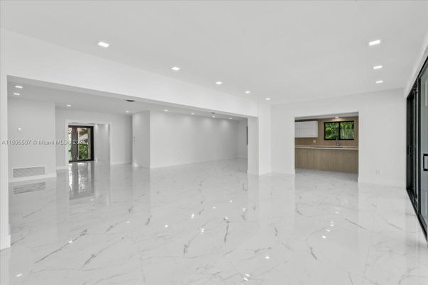 Empty room, Interior, Marble, Recessed Lighting