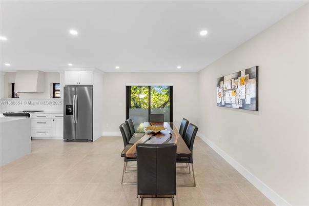 Dining room, Interior, Kitchen, Recessed Lighting
