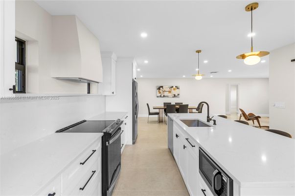 Dining room, Interior, Kitchen, Pendant Lights, Recessed Lighting