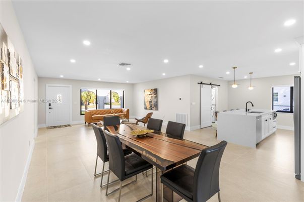 Dining room, Interior, Kitchen, Pendant Lights, Recessed Lighting