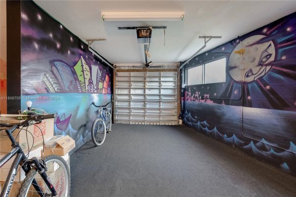 Garage, Interior