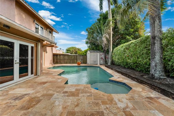 Exterior, Pool