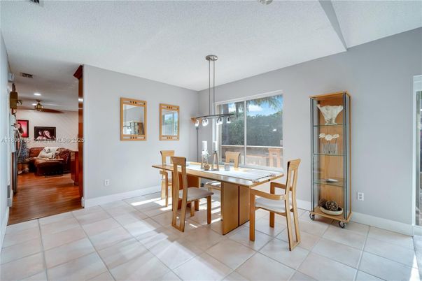 Dining room, Interior, Living room, Pendant Lights, Recessed Lighting, Wood Texture Flooring