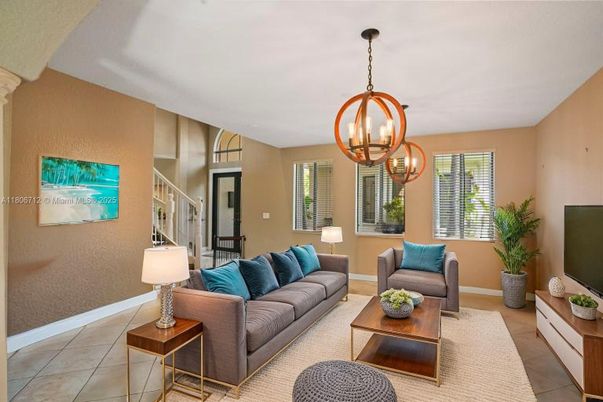 Chandelier, Interior, Living room, Pendant Lights