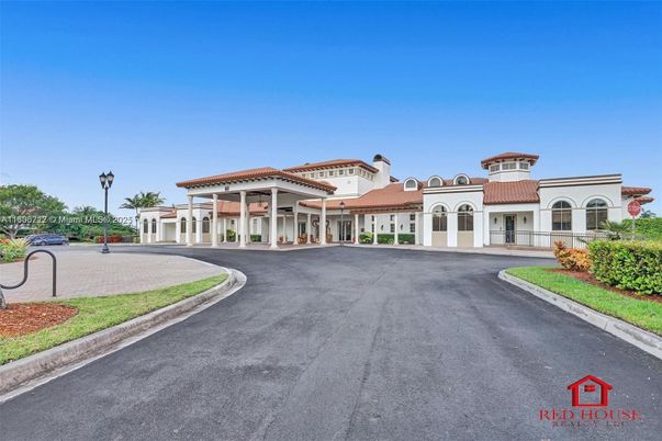 Exterior, Facade, Spanish Mediterranean