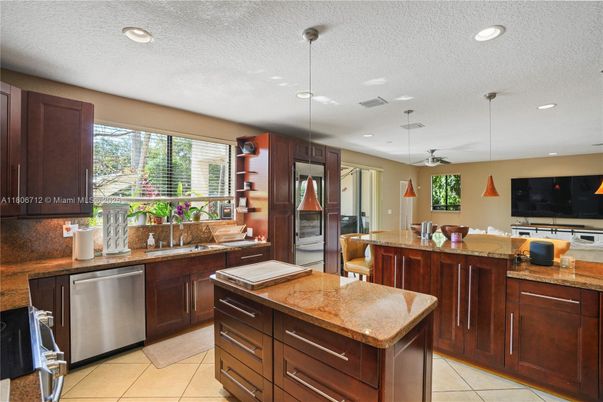 Interior, Kitchen, Pendant Lights, Recessed Lighting, Stainless Steel Appliances