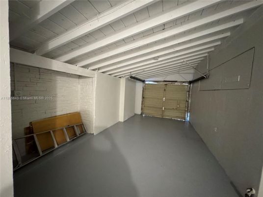 Garage, Interior