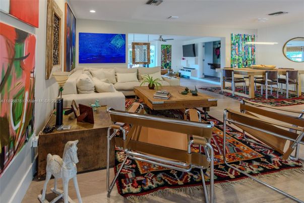 Interior, Living room, Pendant Lights, Recessed Lighting