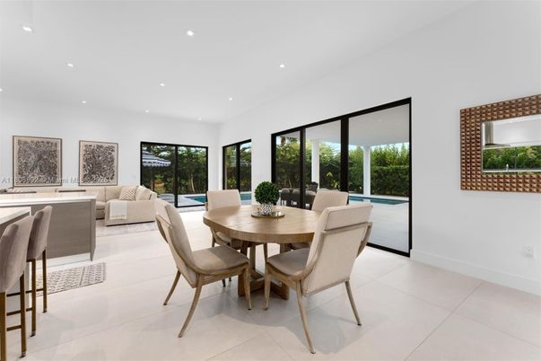 Dining room, Interior, Living room, Recessed Lighting