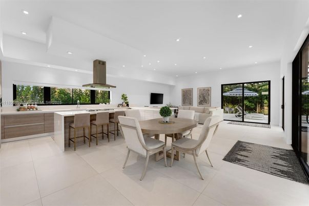 Dining room, Interior, Kitchen, Recessed Lighting