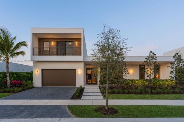 Attached, Exterior, Facade, Modern