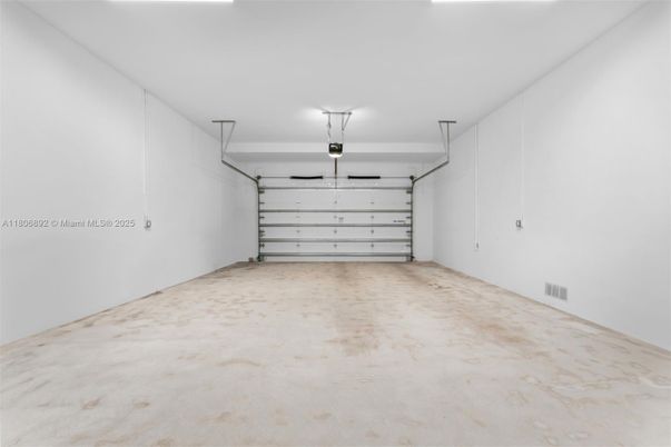 Garage, Interior