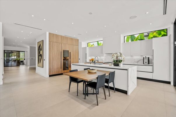 Dining room, Interior, Kitchen, Recessed Lighting, Stainless Steel Appliances