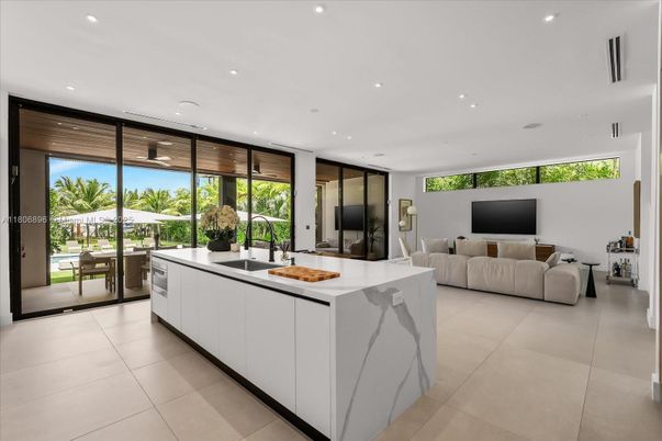 Interior, Kitchen, Living room, Recessed Lighting, Stainless Steel Appliances