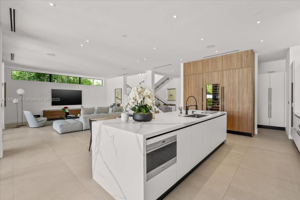 Interior, Kitchen, Living room, Recessed Lighting, Stainless Steel Appliances
