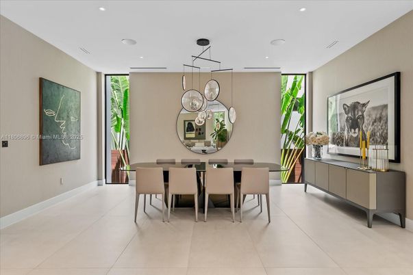 Dining room, Interior, Pendant Lights, Recessed Lighting