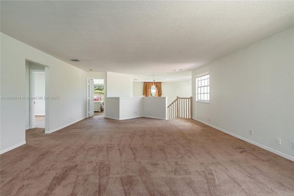 Empty room, Interior, Pendant Lights