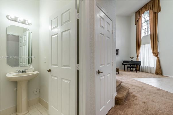 Bathroom, Interior, Piano