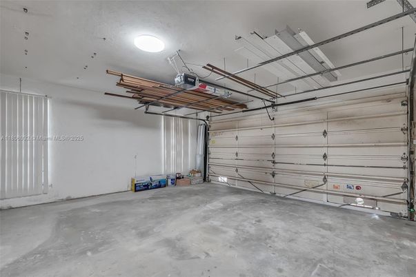 Garage, Interior