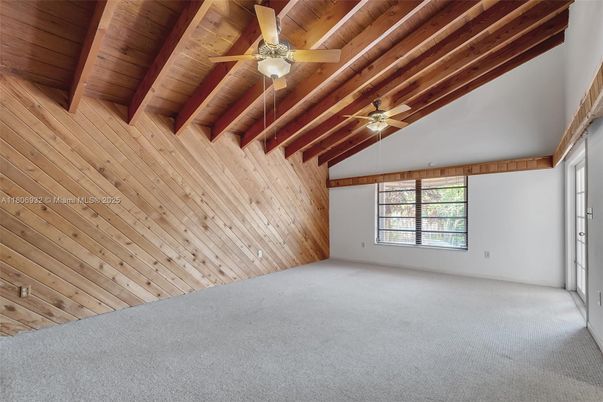 Empty room, Interior, Wooden Beams, Wooden Ceilings, Wooden Walls