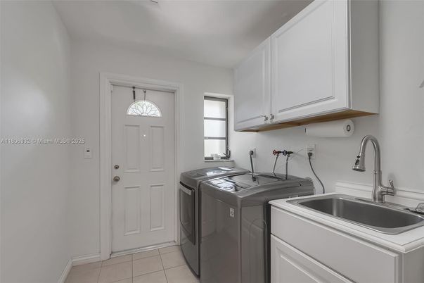 Interior, Washer