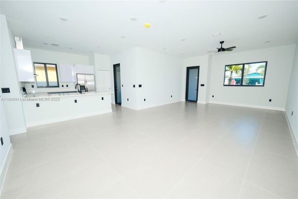 Empty room, Interior, Kitchen, Recessed Lighting