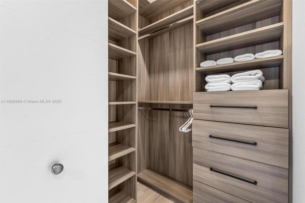 Interior, Walk-in Closets